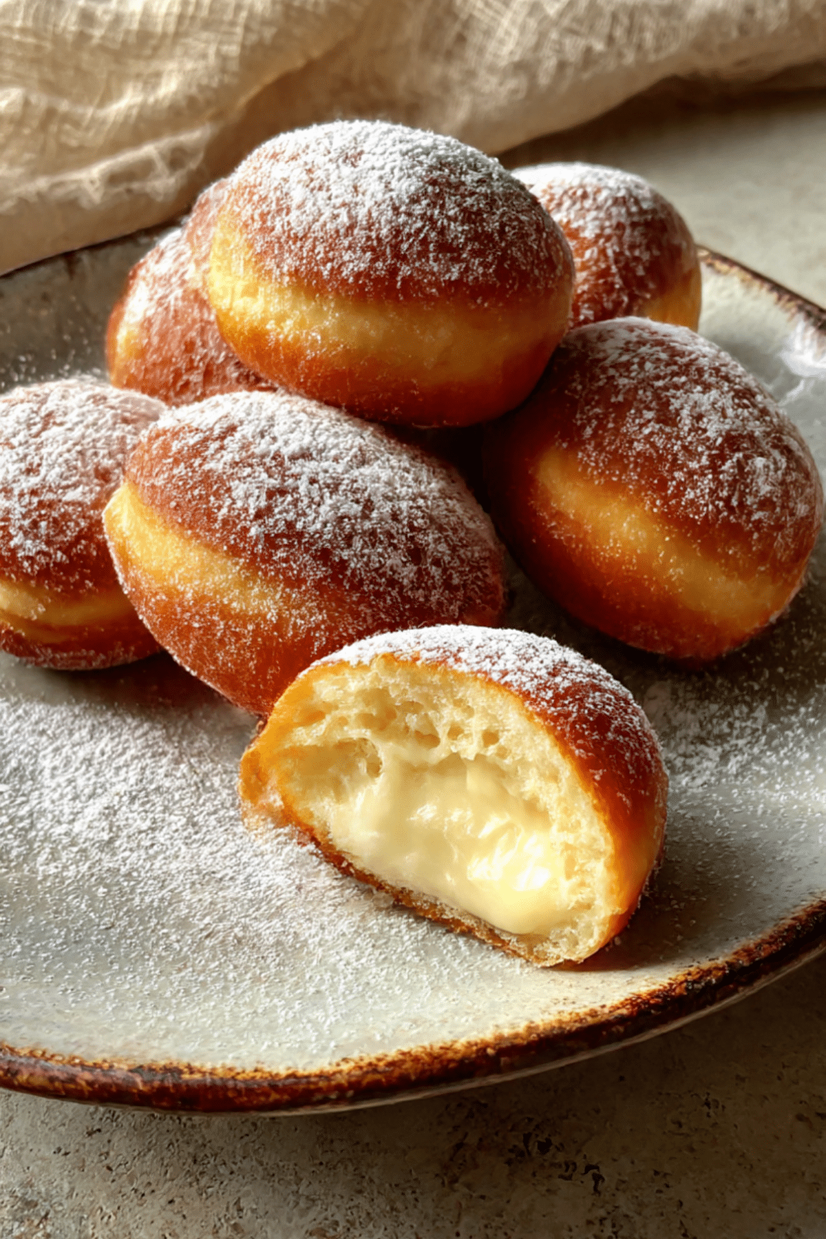 Bomboloni alla Crema